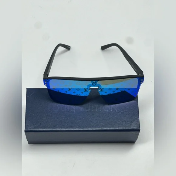 Louis Vuitton Blue Monogram LV Reflective Sunglasses mens NEW - Picture 8 of 8